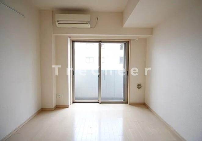 ドルチェ日暮里の居間・リビング