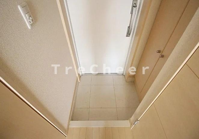 ドルチェ日暮里の玄関