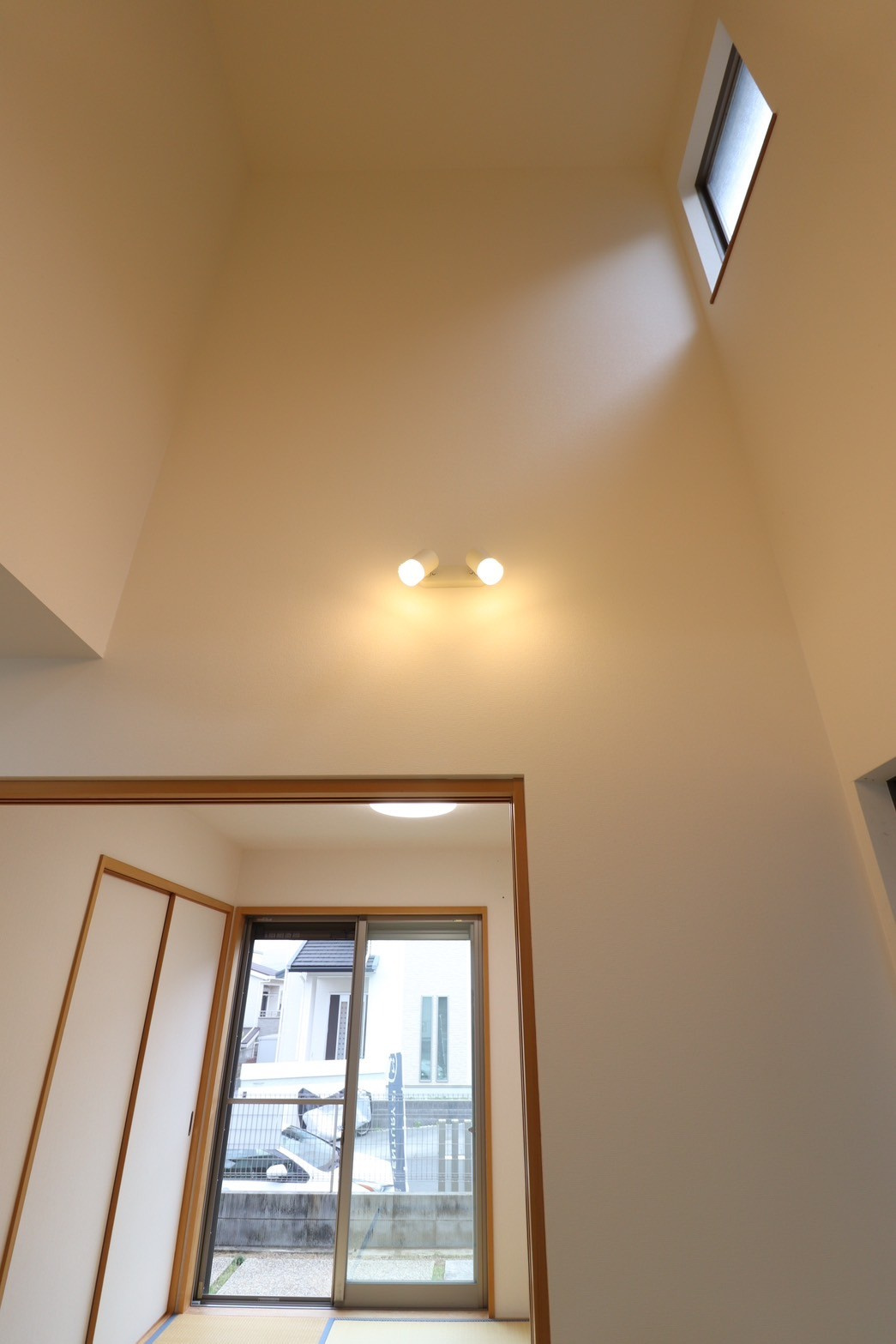 富田林市金剛錦織台　4LDKの内装|吹き抜け