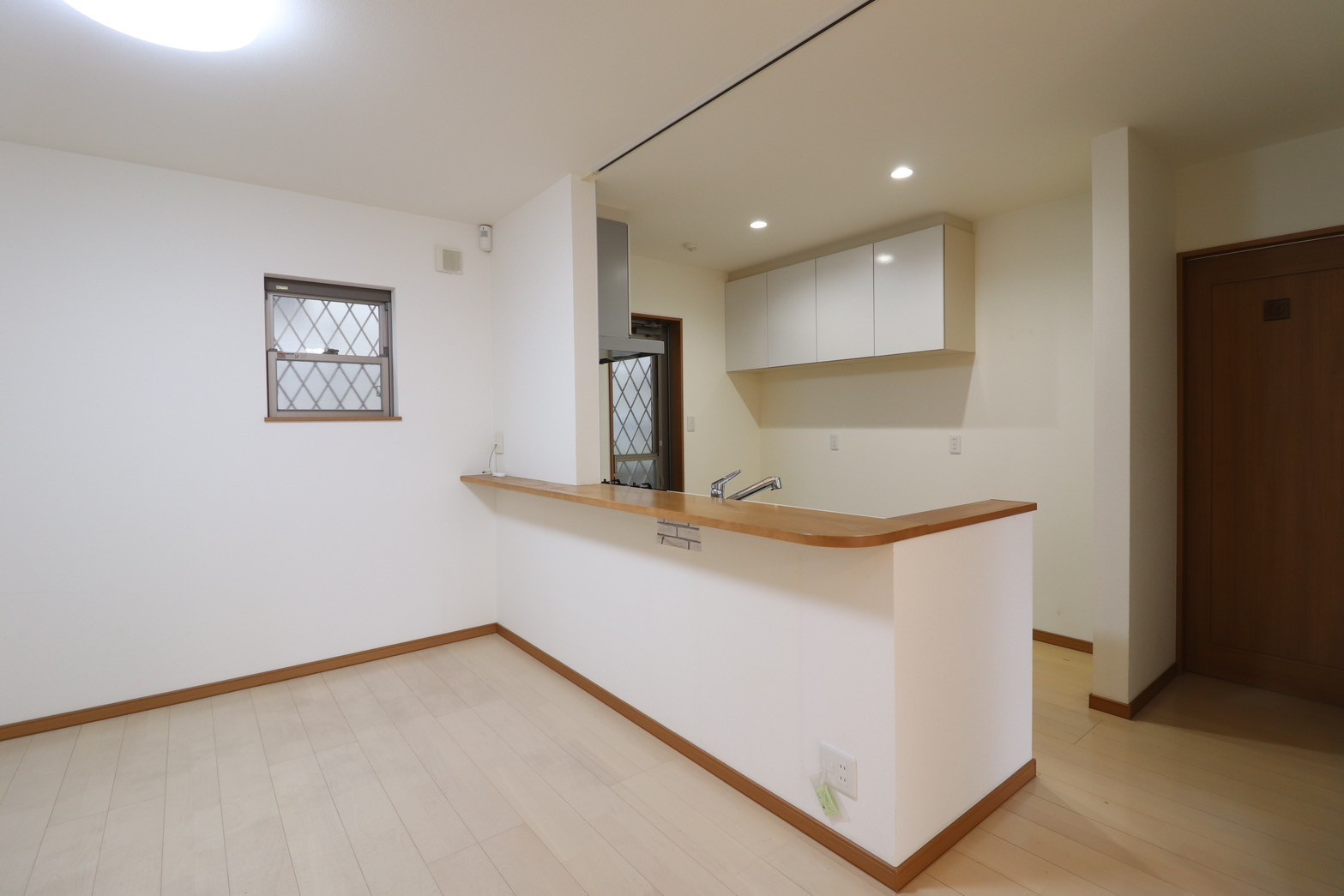 富田林市金剛錦織台　4LDKの居間・リビング