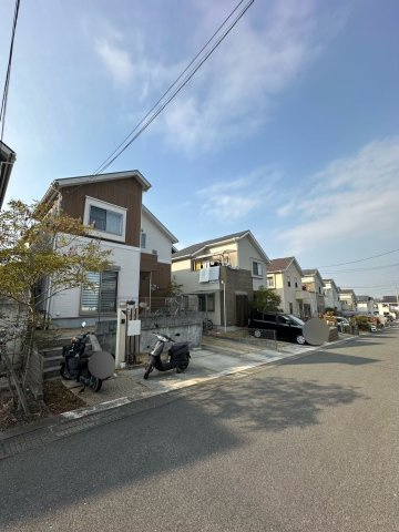 富田林市金剛錦織台　4LDKの駐車場