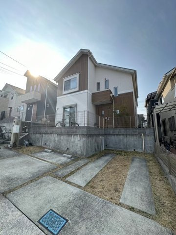 富田林市金剛錦織台　4LDKの前面道路含む現地写真