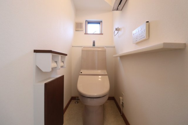 富田林市金剛錦織台　4LDKのトイレ