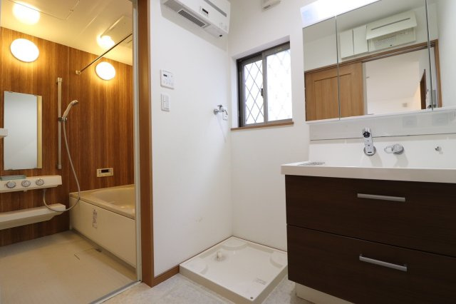富田林市金剛錦織台　4LDKの独立洗面台