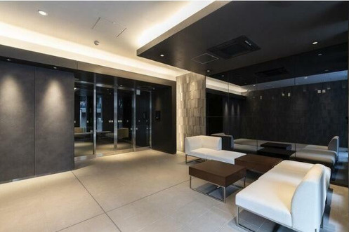 中野区新井１丁目の賃貸マンションのロビー