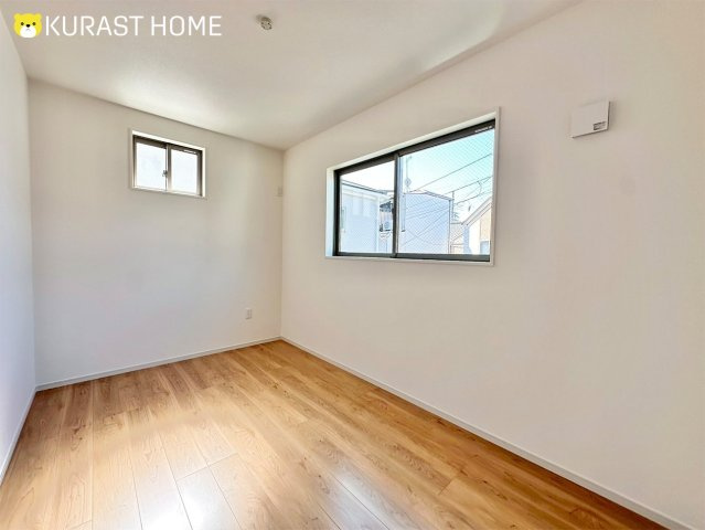 京都市西京区桂池尻町　新築戸建の洋室