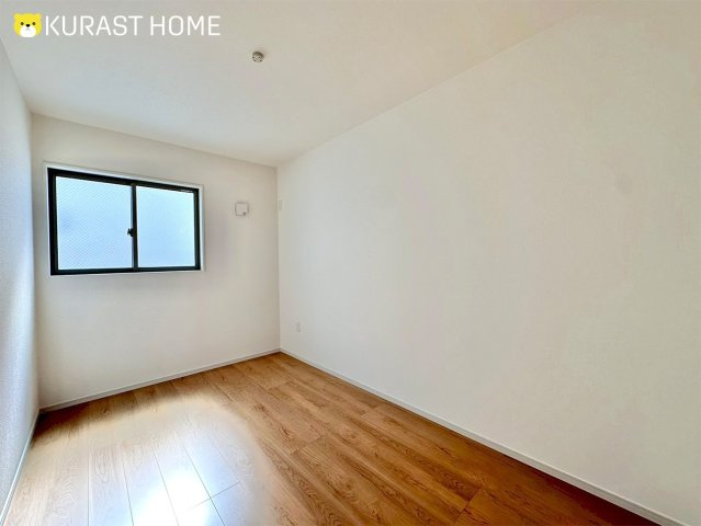 京都市西京区桂池尻町　新築戸建の洋室