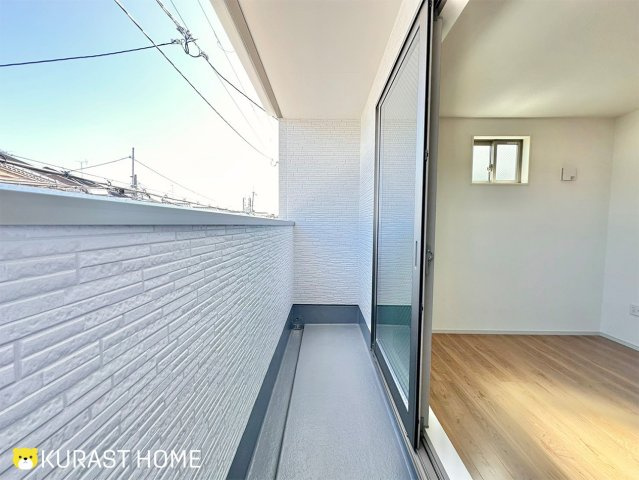 京都市西京区桂池尻町　新築戸建のバルコニー