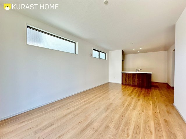 京都市西京区桂池尻町　新築戸建の居間・リビング