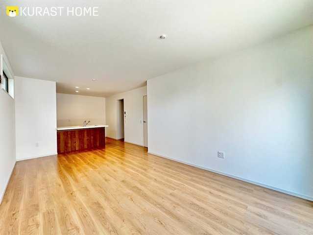 京都市西京区桂池尻町　新築戸建の居間・リビング