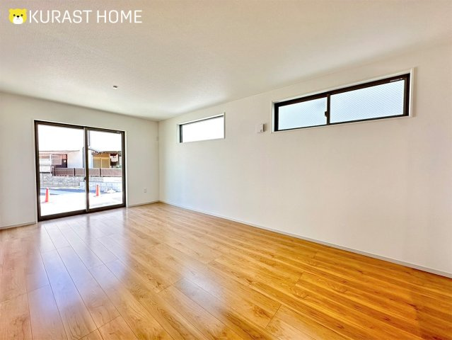 京都市西京区桂池尻町　新築戸建の居間・リビング