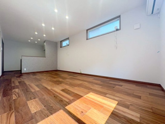 【居間・リビング】 | 豊中市上野東2丁目貸家