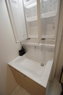 【洗面所】 | 【仲介手数料無料！！】府中市白糸台1丁目　新築戸建て（全1棟）4990万円