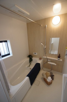 【浴室】 | 【仲介手数料無料！！】府中市白糸台1丁目　新築戸建て（全1棟）4990万円 | 1坪タイプ1616のユニットバス