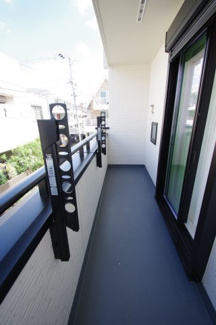 【バルコニー】 | 【仲介手数料無料！！】府中市白糸台1丁目　新築戸建て（全1棟）4990万円 | 2階南面バルコニー