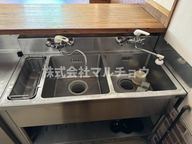 下三栖店舗付住宅のキッチン|きれいなキッチンです