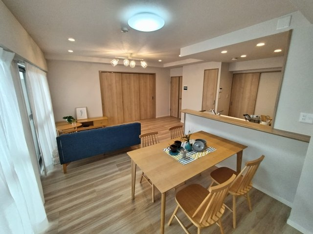 【居間・リビング】ベイサイドプラザ若松本館 