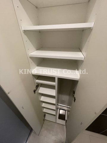 ビガーポリス143松ヶ枝町の玄関