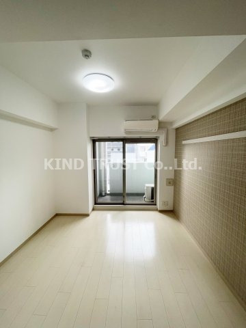 ビガーポリス143松ヶ枝町の居間・リビング