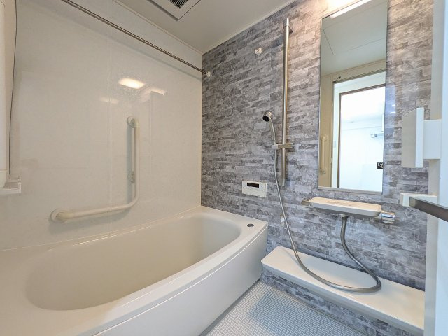 センチュリーめじろ台の浴室|～のびのびくつろげるバスルーム　１日の締めくくりに癒やしのバスタイムを～