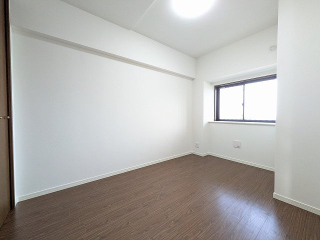 センチュリーめじろ台の洋室|～5.0帖のサービスルーム～