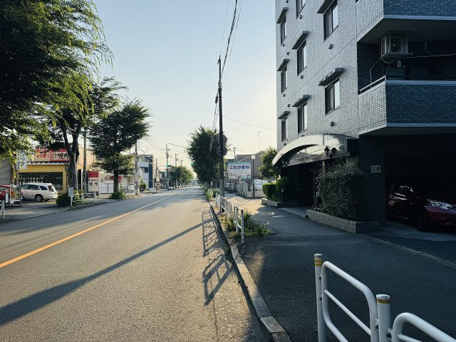 センチュリーめじろ台の周辺|～大通り沿いにあるマンションのため、夜間の帰宅も安心です～