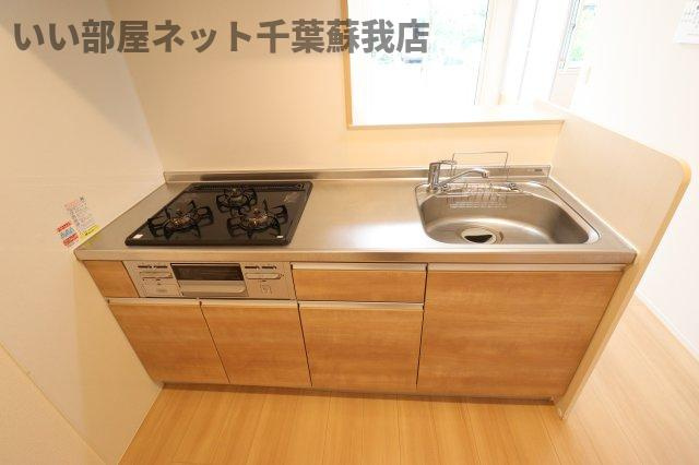 プルミエール　B棟のキッチン|コンパクトなキッチンで掃除もラクラク