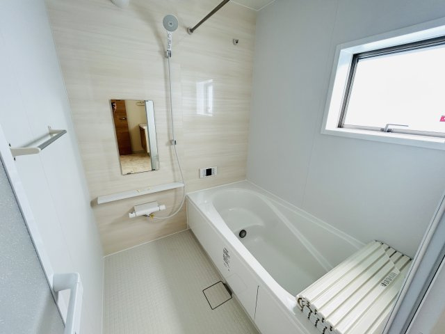 LG南城市知念久手堅　2号棟　＼☆ご成約時 50 万円キャッシュバック☆／の浴室