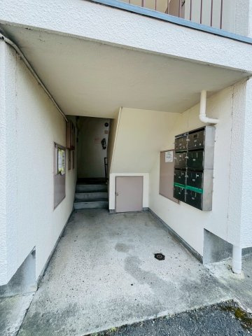 霞が丘マンションのロビー