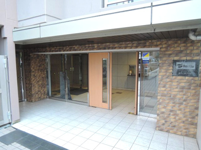 【エントランス】 | D‘レスティア金沢八景アクオ | エントランス部分です。