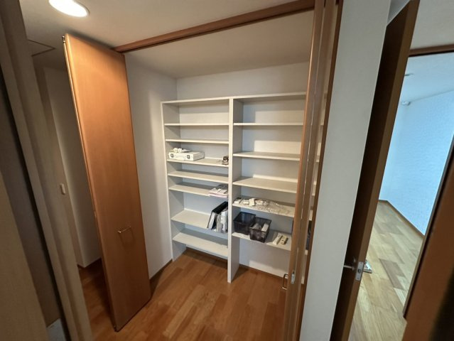 玉津町西河原戸建の洋室