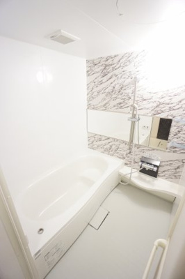 【浴室】 | ハーベスト・コート | ※同物件・反転タイプの写真です。