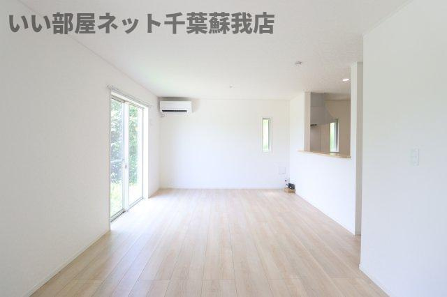 Kolet千葉川戸町の居間・リビング|ゆったり過ごせる居間です