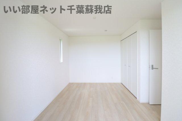 Kolet千葉川戸町の寝室|広くて明るい寝室