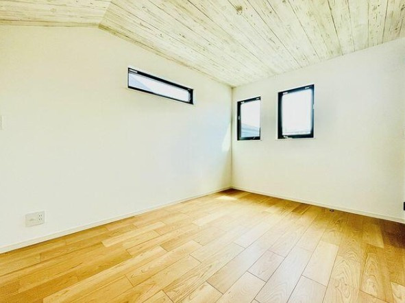 旭区金が谷1丁目戸建の洋室|家族一人ひとりの大切なプライベート空間の居室。家具の配置のご相談は是非お任せください。