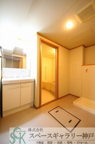 県営伊川谷第2高層住宅の洗面所|※お部屋により仕様が異なる場合があります※