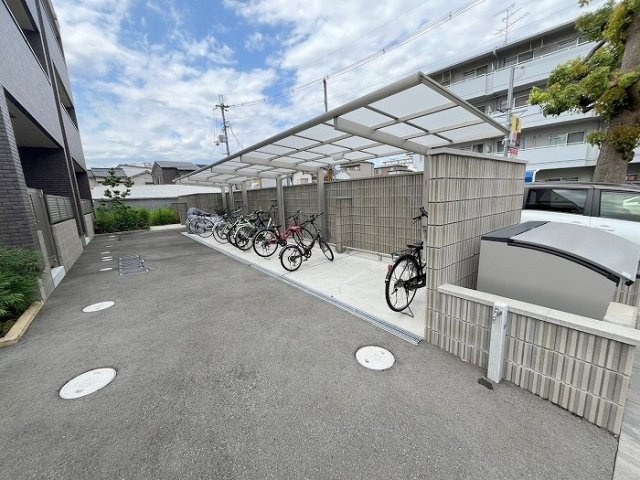 CASA FIORIRE三社の駐車場