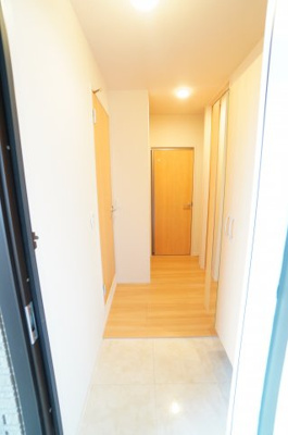 【玄関】 | ラ・リアン C | ※同物件・同タイプの写真です。