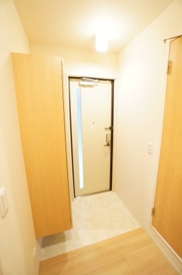 【玄関】 | ラ・リアン C | ※同物件・同タイプの写真です。