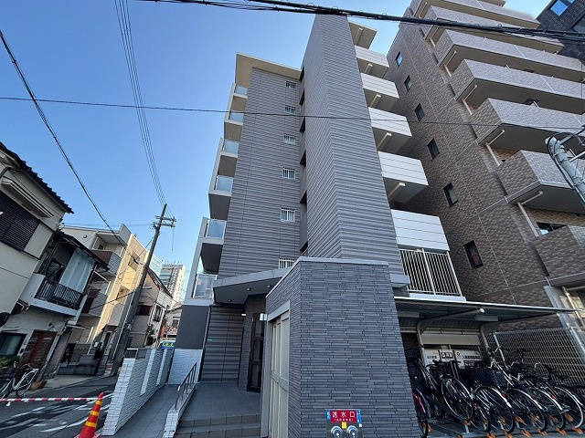 アヴニール東三国のエントランス