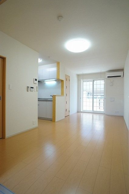 メゾン　ＭＯＲＩＫＯの居間・リビング