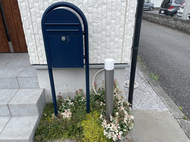 入間市下藤沢5丁目中古戸建の設備|ポストを開けるのが楽しみになるようなおしゃれなポスト。