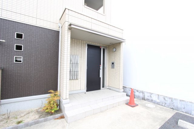 和宝ハイツシンコーのエントランス
