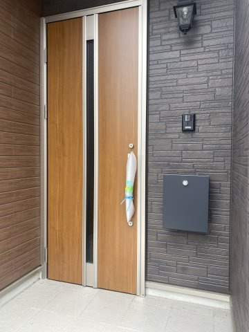 《仲介手数料無料》志木市柏町５丁目6-27(全1戸)新築一戸建てハートフルタウンの玄関|撮影日 2025年9月14日 13:30 晴れ