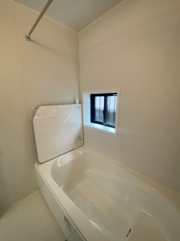 《仲介手数料無料》志木市柏町５丁目6-27(全1戸)新築一戸建てハートフルタウンの浴室|撮影日 2025年9月14日 13:30 晴れ