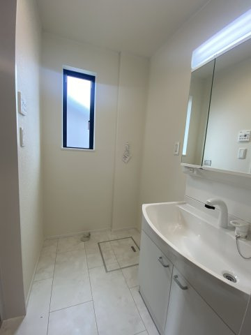 《仲介手数料無料》志木市柏町５丁目6-27(全1戸)新築一戸建てハートフルタウンのランドリースペース|撮影日 2025年9月14日 13:30 晴れ