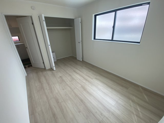 《仲介手数料無料》志木市柏町５丁目6-27(全1戸)新築一戸建てハートフルタウンの洋室|撮影日 2025年9月14日 13:30 晴れ