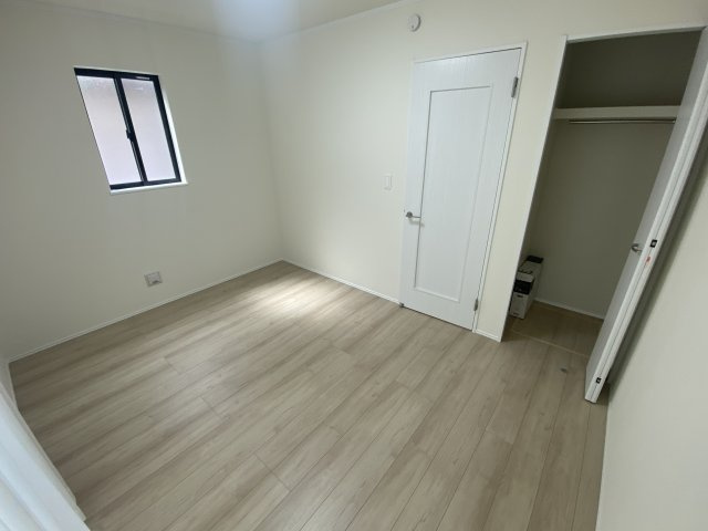 《仲介手数料無料》志木市柏町５丁目6-27(全1戸)新築一戸建てハートフルタウンの洋室|撮影日 2025年9月14日 13:30 晴れ