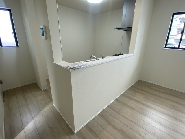 《仲介手数料無料》志木市柏町５丁目6-27(全1戸)新築一戸建てハートフルタウンのキッチン|撮影日 2025年9月14日 13:30 晴れ