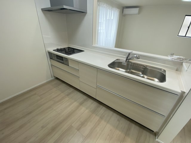 《仲介手数料無料》志木市柏町５丁目6-27(全1戸)新築一戸建てハートフルタウンのキッチン|撮影日 2025年9月14日 13:30 晴れ